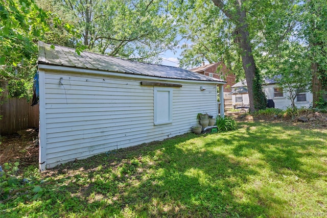 11228 Hudson Ave, Warren, MI 48089 - view of yard featuring an outbuilding