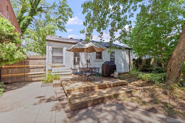 11228 Hudson Ave, Warren, MI 48089 - rear view of property featuring a patio