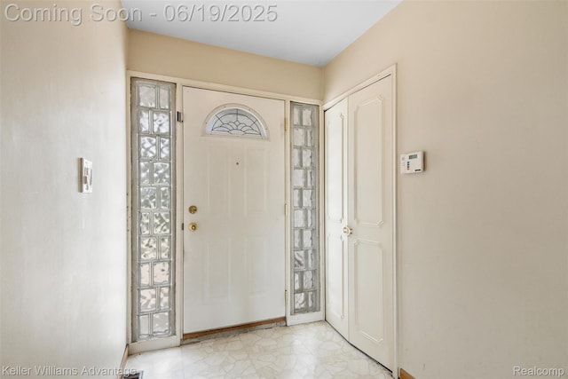 14000 Ellen Dr, Livonia, MI 48154 - view of foyer