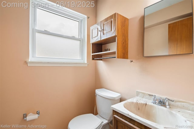 14000 Ellen Dr, Livonia, MI 48154 - bathroom featuring toilet and vanity