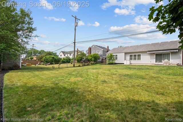 14000 Ellen Dr, Livonia, MI 48154 - view of yard