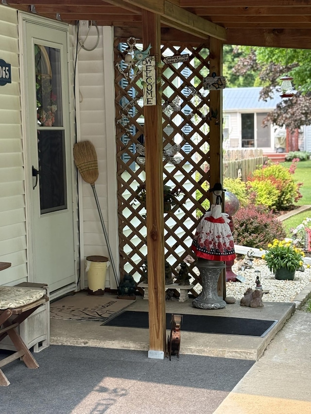 2065 Reggie Dr, Benton Harbor, MI 49022 - property entrance