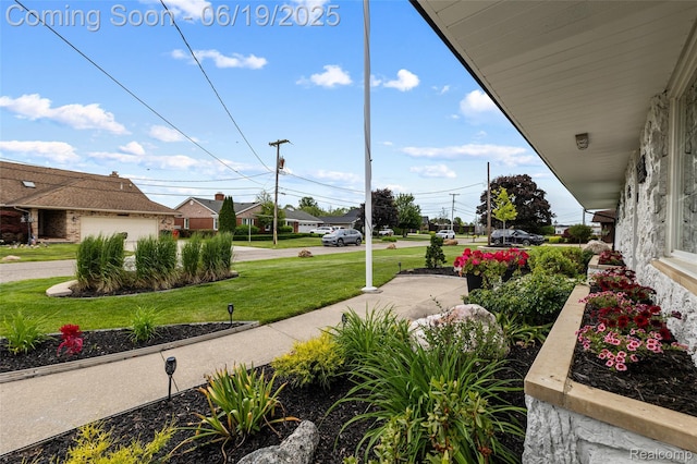 49775 Keycove St, Chesterfield, MI 48047 - view of green lawn