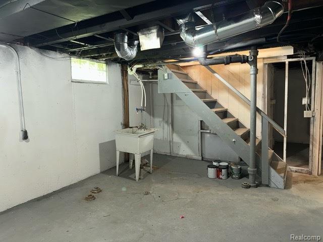 19670 Mccormick St, Detroit, MI 48224 - below grade area featuring stairs