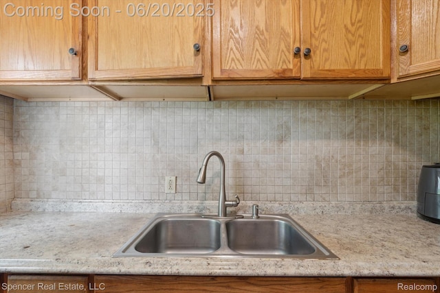 17398 Hanna St, Melvindale, MI 48122 - kitchen featuring tasteful backsplash
