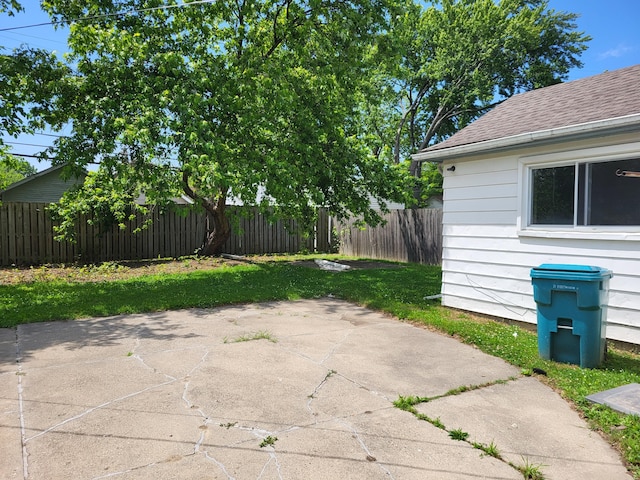 23077 Piper Ave, Eastpointe, MI 48021 - view of patio