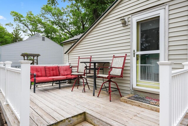 821 Indian Trail Blvd, Traverse City, MI 49686 - photo 7