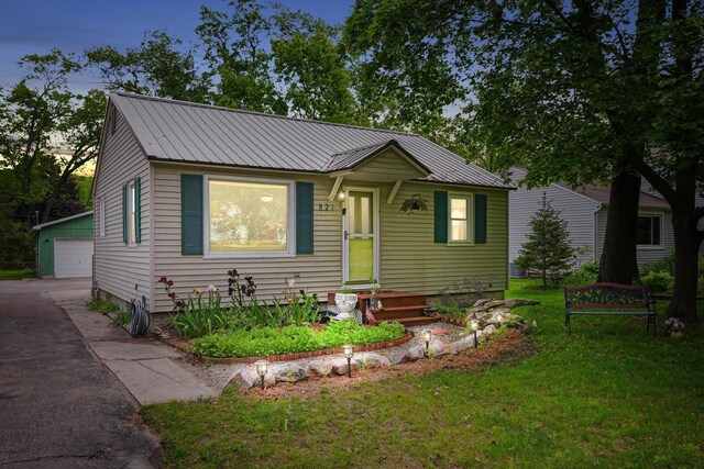 821 Indian Trail Blvd, Traverse City, MI 49686 - photo 32