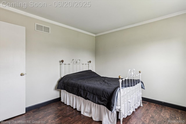 49212 Kimberly Ann Ln, Chesterfield, MI 48051 - bedroom with wood finished floors and ornamental molding