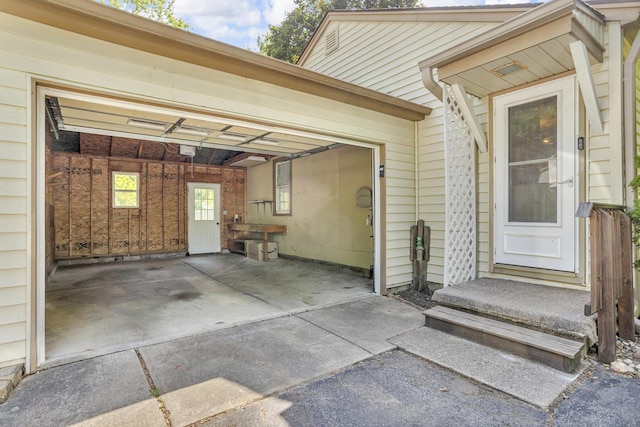 1603 Park Rd, Jackson, MI 49203 - garage with concrete driveway
