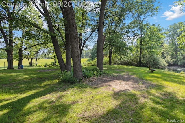 2386 Sherlock Trl, Highland, MI 48356 - view of grassy yard