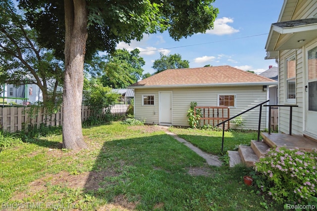 34 Charles St, Hillsdale, MI 49242 - view of yard
