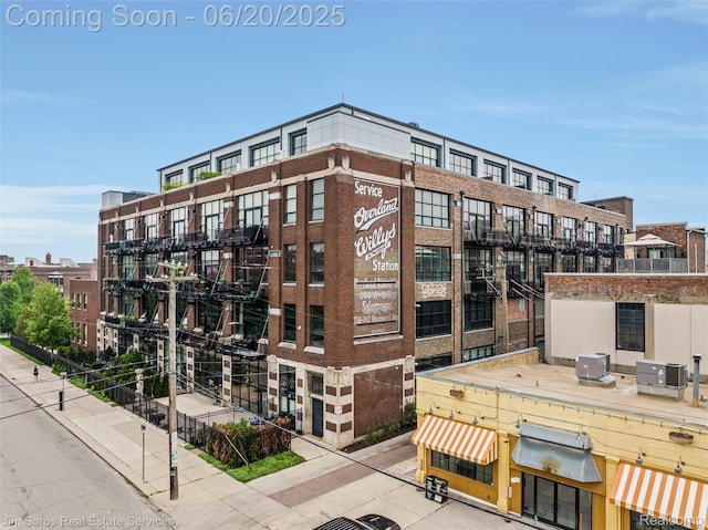 444 W Willis St Unit 211, Detroit, MI 48201 - view of building exterior