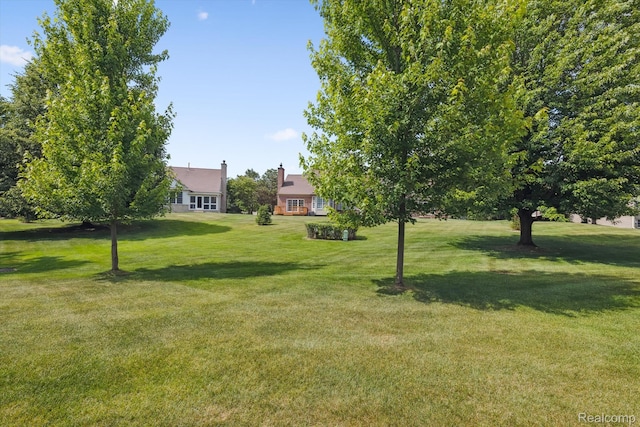 1921 Dunham Dr, Rochester, MI 48306 - view of green lawn