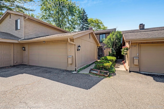 7190 Pebble Park Dr, West Bloomfield, MI 48322 - view of garage