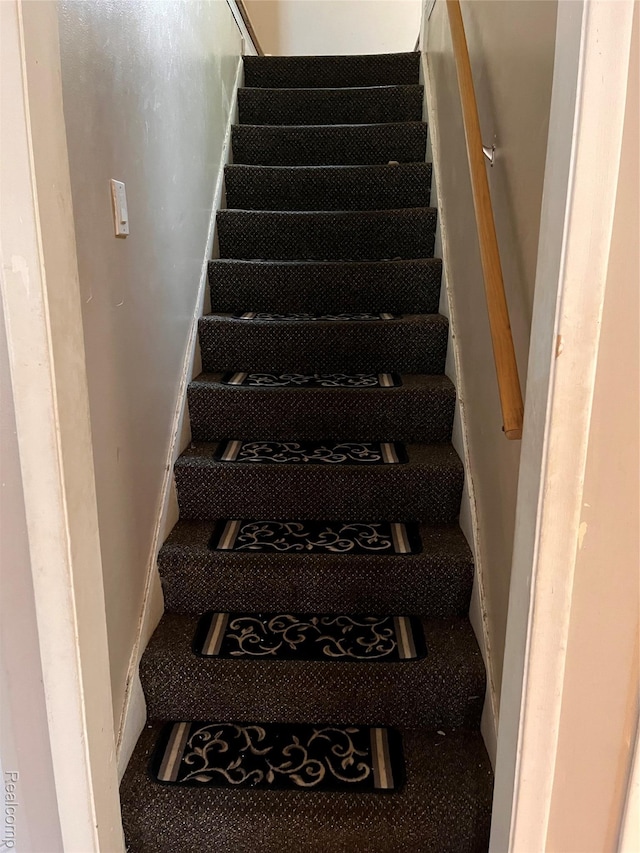 21421 Bournemouth St, Taylor, MI 48225 - view of stairway
