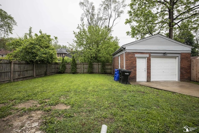 901 Chicago Blvd, Detroit, MI 48202 - fenced backyard with an outbuilding