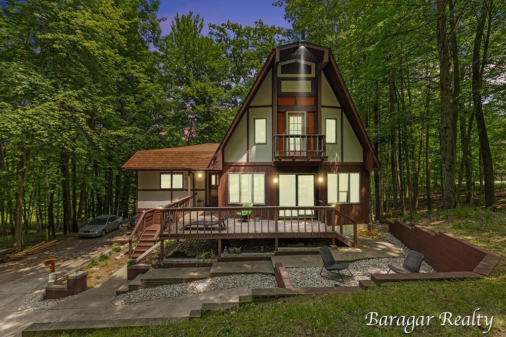 9550 Pere Marquette Dr, Stanwood, MI 49346 - photo 1