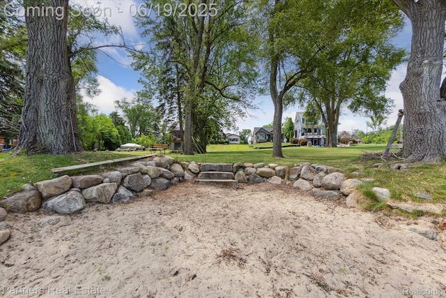 8331 Hilton Rd, Brighton, MI 48114 - view of grassy yard