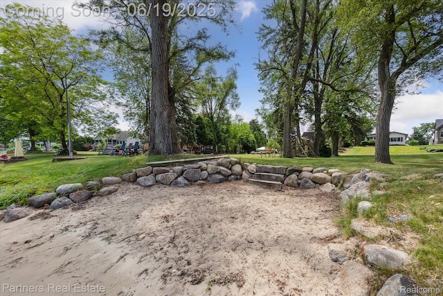 8331 Hilton Rd, Brighton, MI 48114 - view of grassy yard