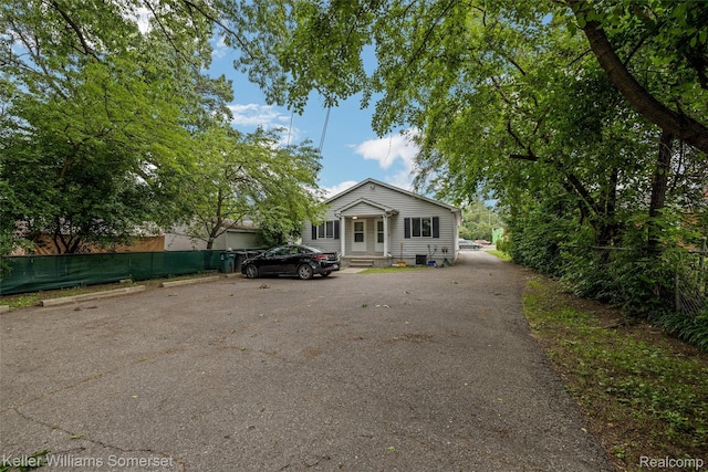 1545 W 9 Mile Rd, Ferndale, MI 48220 - bungalow-style house with asphalt driveway