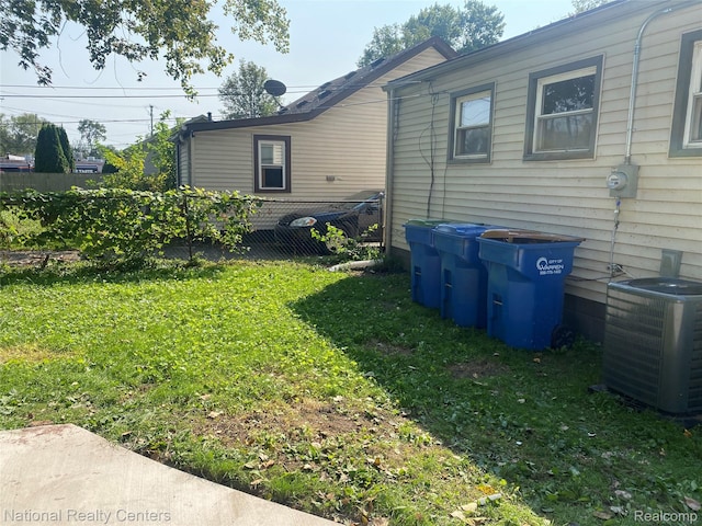 23074 Bolam Ave, Warren, MI 48089 - view of yard
