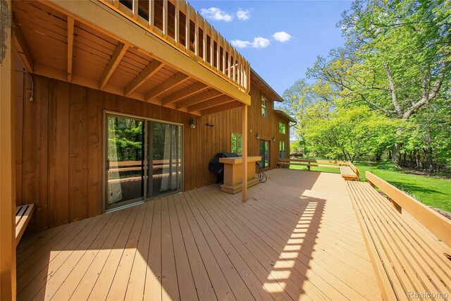 8206 Saint James Ct, Grosse Ile, MI 48138 - deck featuring a yard
