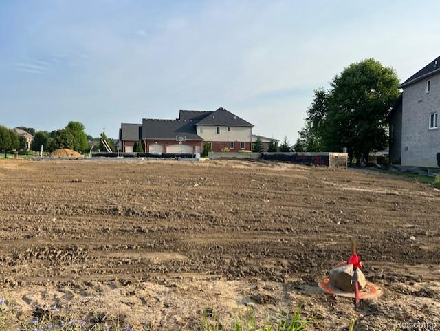 6489 Pond Dr, Washington, MI 48094 - photo 2