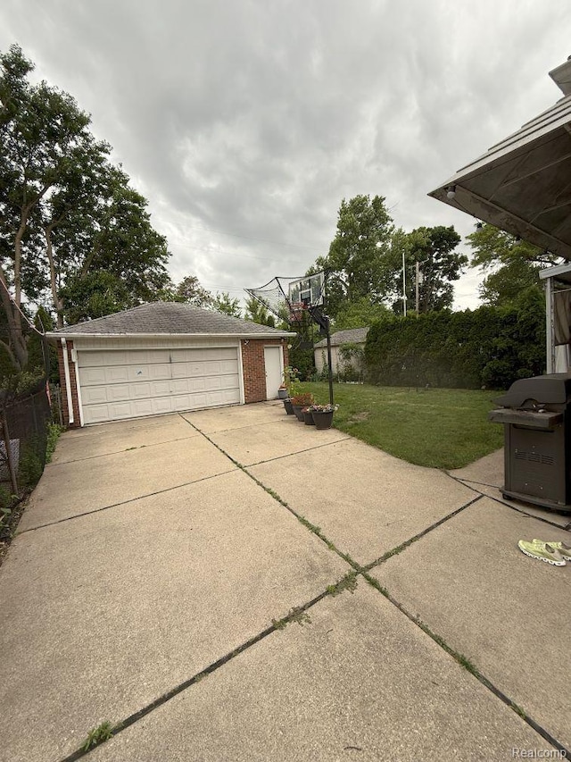 2130 Geneva St, Dearborn, MI 48124 - view of detached garage
