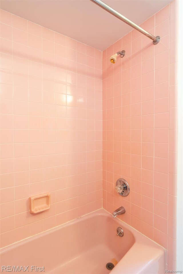 3407 Woodlea Dr, Ann Arbor, MI 48103