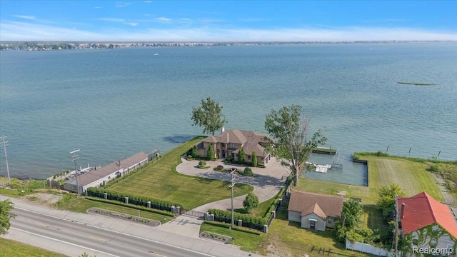 8349 Dixie Hwy, Ira, MI 48023 - aerial view of a nearby body of water