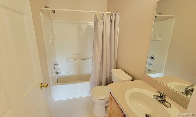 157 E Bay Dr, Walled Lake, MI 48390 - full bath with shower / bathtub combination with curtain and vanity