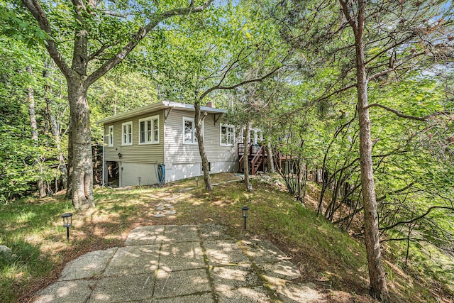 8641 N Perry Ave, Pentwater, MI 49449 - view of front of property featuring stairs