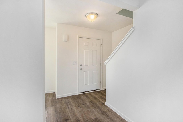 5698 Landrum Trl, Portage, MI 49024 - foyer entrance featuring wood finished floors and baseboards