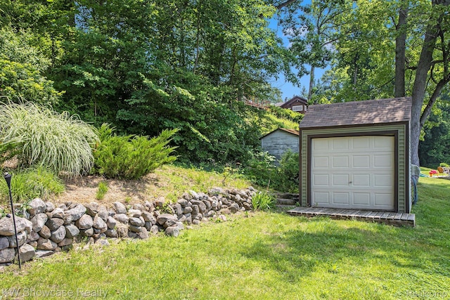 332 Community Dr, Battle Creek, MI 49014 - view of garage