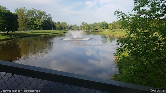 5378 Breeze Hill Pl Apt 32, Troy, MI 48098 - water view