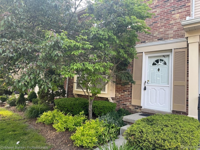 5378 Breeze Hill Pl Apt 32, Troy, MI 48098 - entrance to property with brick siding