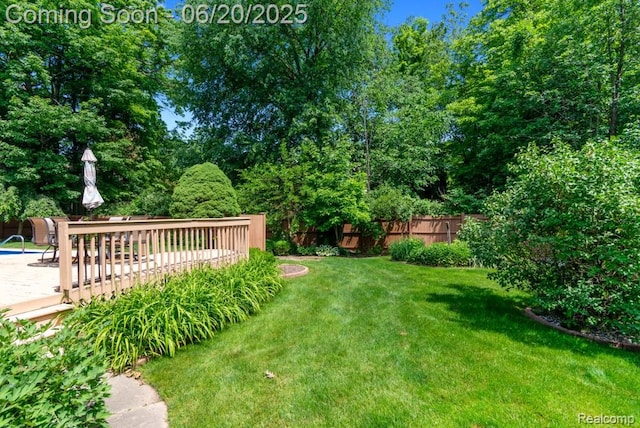 1484 Kings Pointe Rd, Grand Blanc, MI 48439 - view of yard with a patio area