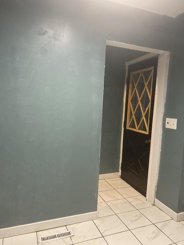 1478 Allen Ave, Muskegon, MI 49442 - detailed view of baseboards