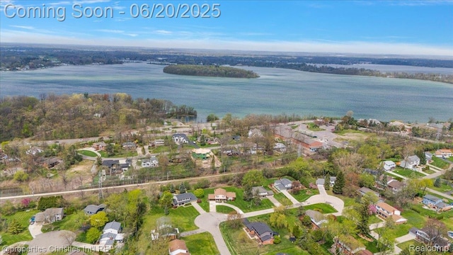 4160 Dawn Ln, West Bloomfield, MI 48323 - aerial view of property's location with a nearby body of water and nearby suburban area