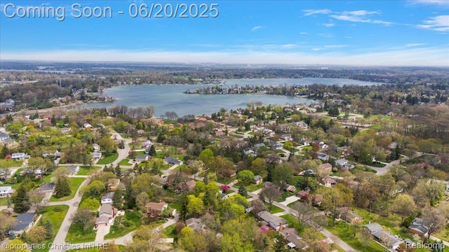 4160 Dawn Ln, West Bloomfield, MI 48323 - aerial view of property's location featuring a large body of water