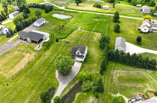 2102 Oakwood Rd, Ortonville, MI 48462 - drone / aerial view
