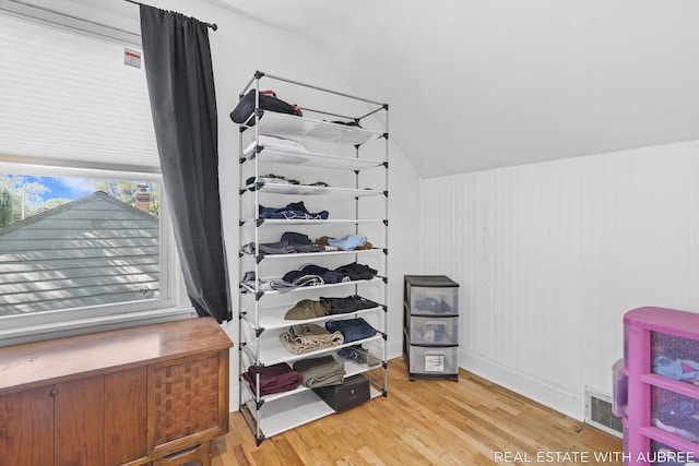 537 Graafschap Rd, Holland, MI 49423 - detailed view of wood finished floors
