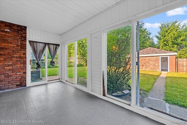 5500 Harvard Rd, Detroit, MI 48224 - view of unfurnished sunroom