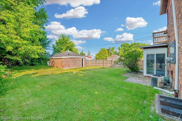 5500 Harvard Rd, Detroit, MI 48224 - view of yard featuring a balcony and an outbuilding