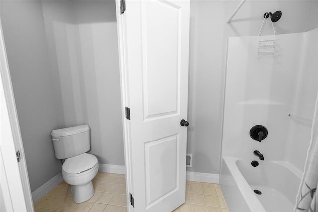 4679-4681 Forest Ridge Dr, Holland, MI 49423 - full bath with bathtub / shower combination and tile patterned flooring