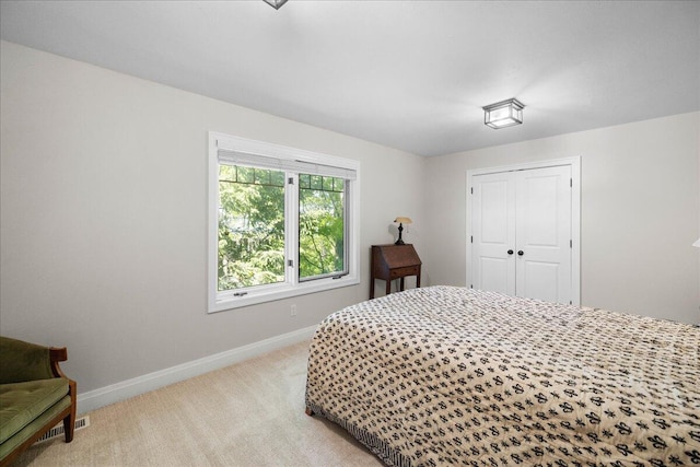 4679-4681 Forest Ridge Dr, Holland, MI 49423 - bedroom with light colored carpet and a closet
