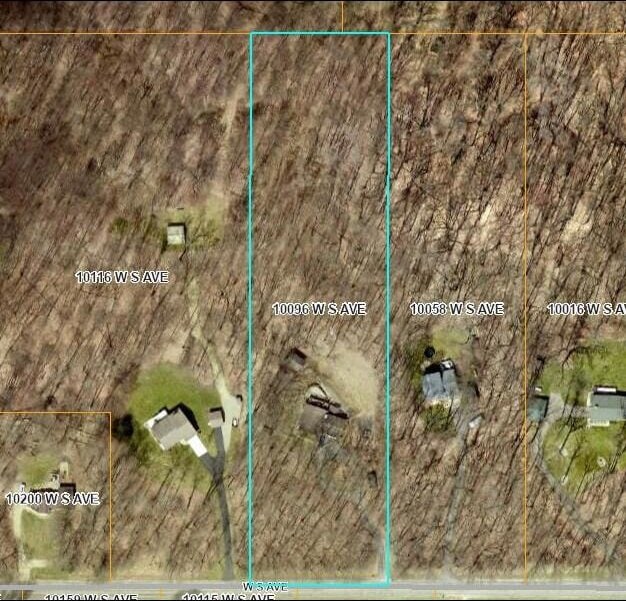 10096 S S Ave W, Michigan, MI 49071 - aerial map of property and surrounding area with property boundaries highlighted