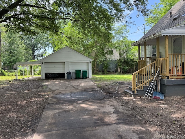 28905 Hennepin St, Dearborn Heights, MI 48135 - garage with a garage