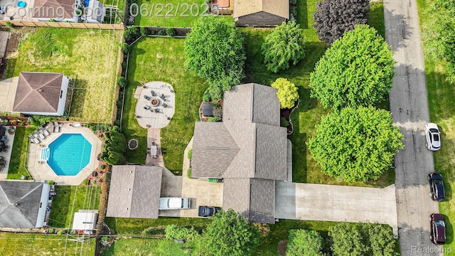 9300 Clippert St, Taylor, MI 48180 - aerial view of a pool area